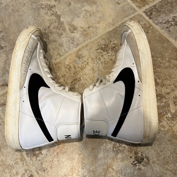 NIKE BLAZER HIGH TOP SNEAKERS. MENS size 13. White w black logo. Og laces. Used - Picture 3 of 14